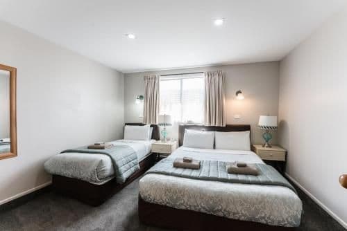 Deluxe One-Bedroom Apartment