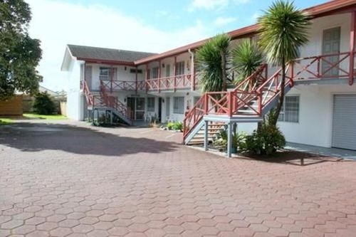 Burgundy Rose Motel0