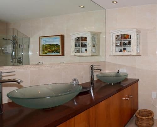 Deluxe Queen Suite