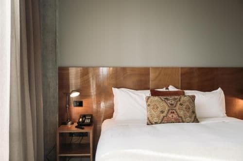 Luxury Two-Bedroom Apartment (King Henry Suite)