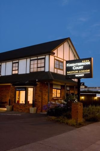 Knightsbridge Court Motor Lodge2