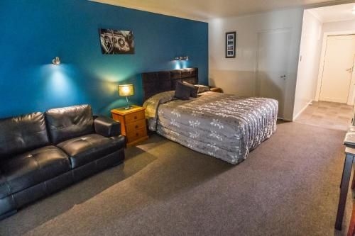 เอเอเอ ธาเมส คอร์ท โมเต็ล (AAA Thames Court Motel)1