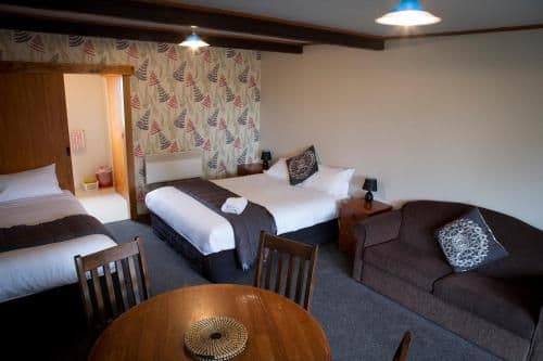 Cabin (5 Adults)