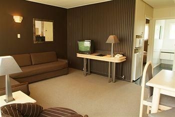 Farrys Motel1