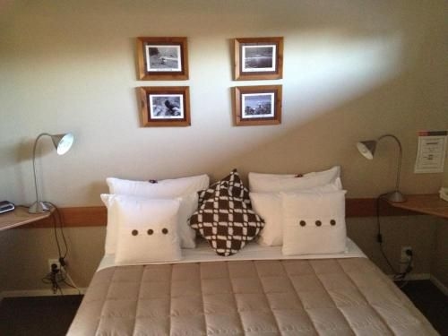 เลคฟรอนต์ ลอดจ์ (Lakefront Lodge)3