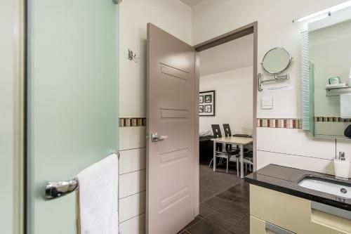 151 On London Motel & Conference Centre4