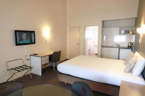 Queen Room with Spa Bath