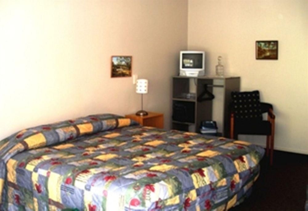 วูดแลนด์ โมเต็ล แอนด์ คอนเฟอเรนซ์ เวนิว (Woodlands Motel & Conference Venue)1