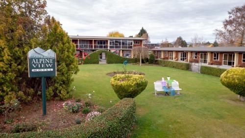 Alpine View Motel0
