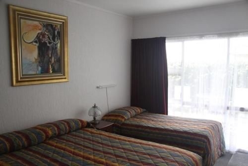 Bayview Motel1