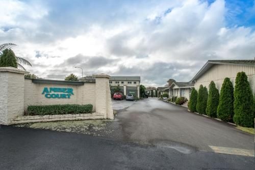 Amber Court Motel4