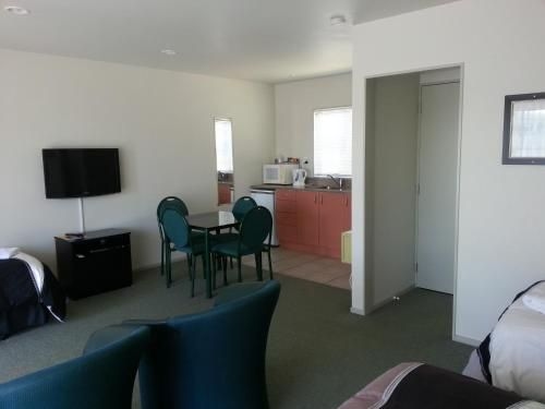 Blake Court Motel3