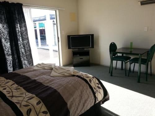 Queen Studio Units