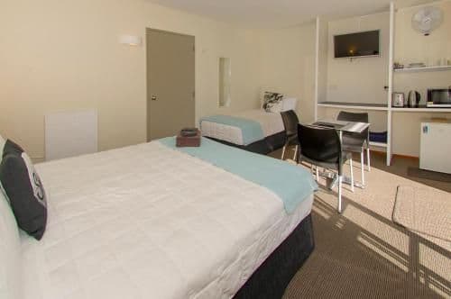 Twin Room with Free Netflix