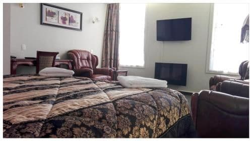 Deluxe King Suite