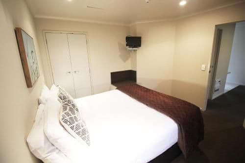 Luxury Suite with Private Spa Bath