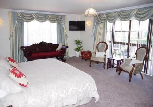 Pillars Luxury Suite