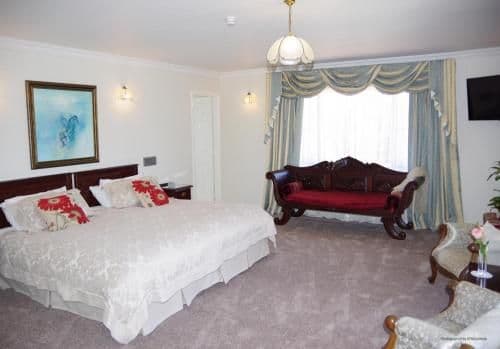 Pillars Luxury Suite