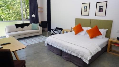 Cherry - Luxury King Suite