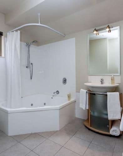 One-Bedroom Apartment with Spa Bath