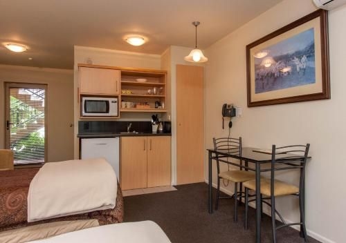 Lorenzo Motor Lodge3