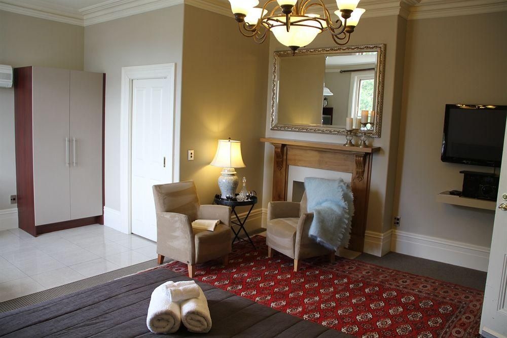 เมอริเวล แมเนอร์ (Merivale Manor)3