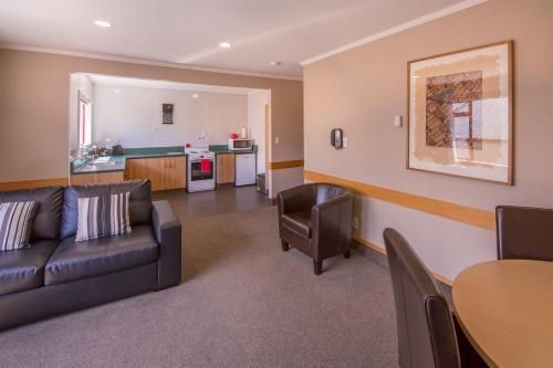 Amross Court Motel2