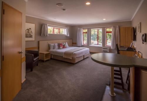 Amross Court Motel4