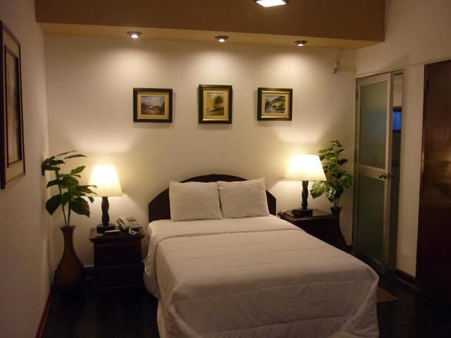 DOUBLE QUEEN SIZE BED