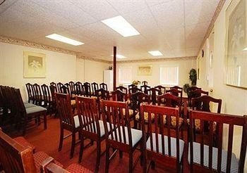Econo Lodge4