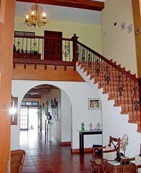 Las Flores Country & Beachside Hotel0