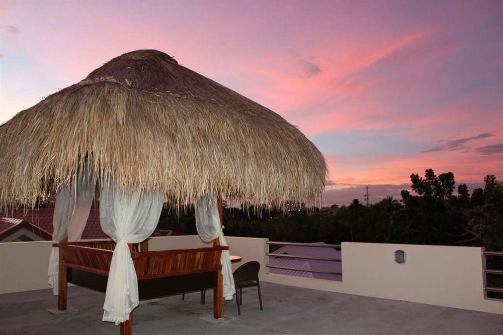 Palms Cove Resort0