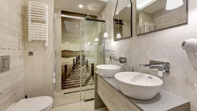APARTMENT THREE BEDROOMS