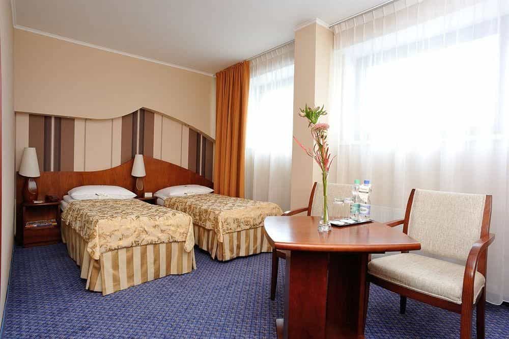 City Hotel