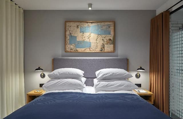 DOUBLE SINGLE USE SUPERIOR