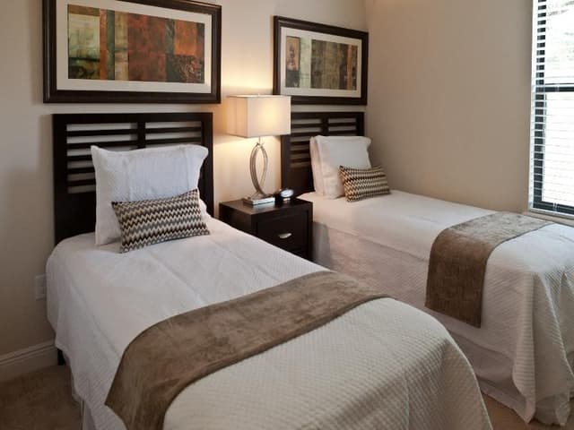 TOWNHOME THREE BEDROOMS