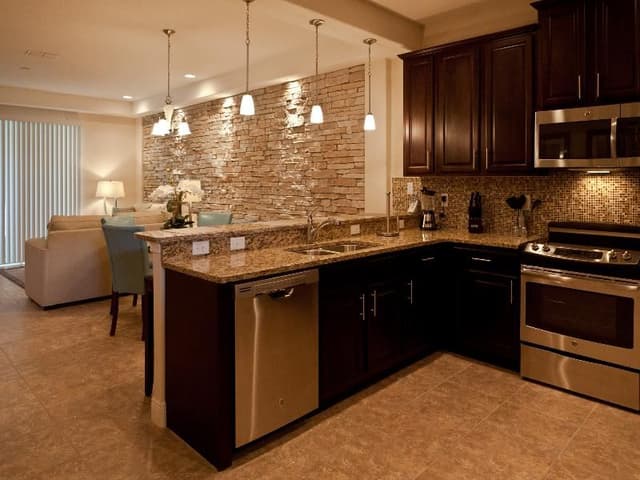 TOWNHOME THREE BEDROOMS