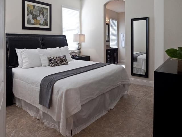 TOWNHOME FOUR BEDROOMS
