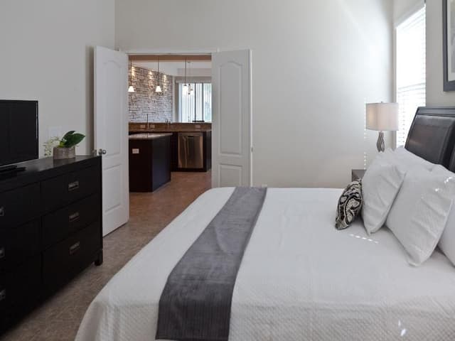 TOWNHOME FOUR BEDROOMS