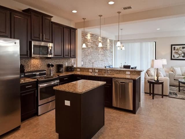 TOWNHOME FOUR BEDROOMS