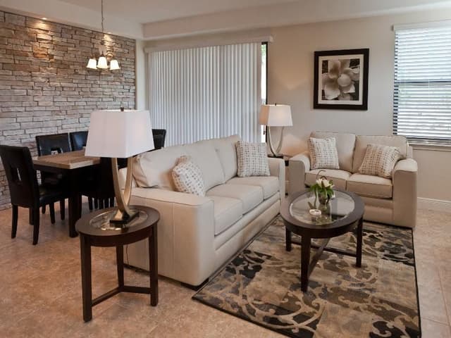 TOWNHOME FOUR BEDROOMS