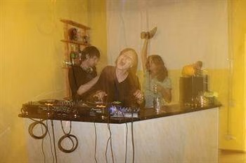 Party Train Hostel3