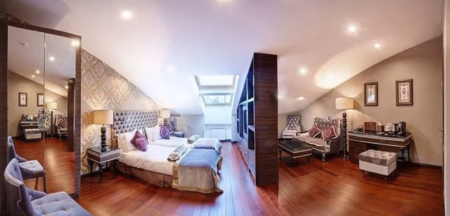 DOUBLE DELUXE