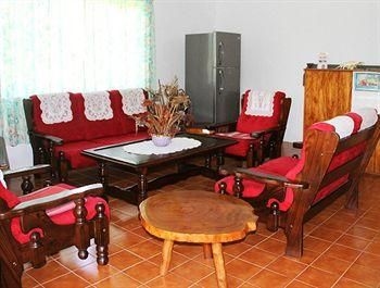 Daniella's Bungalows2
