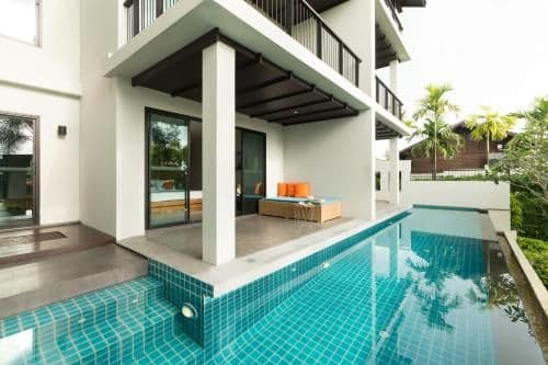Deluxe Pool Access