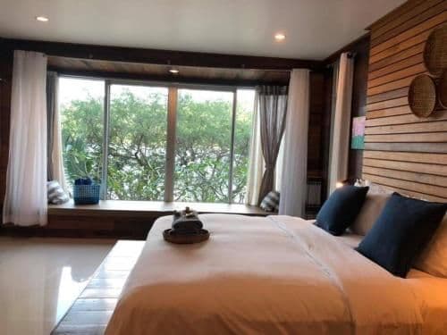 Cottage with Beach View