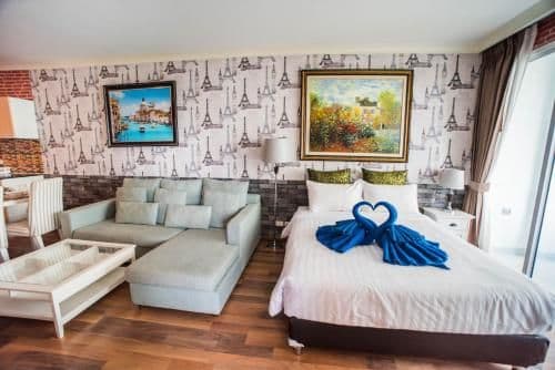 Two-bedroom Apartment with Mountain View F305