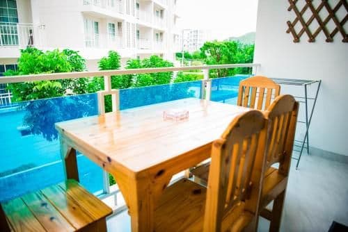 Two-bedroom Apartment with Mountain View F305