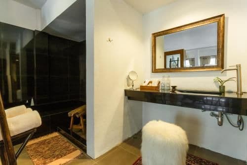 Garden studio with airport transfer