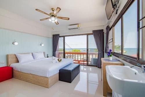 Superior Double Room with Balcony and Sea View